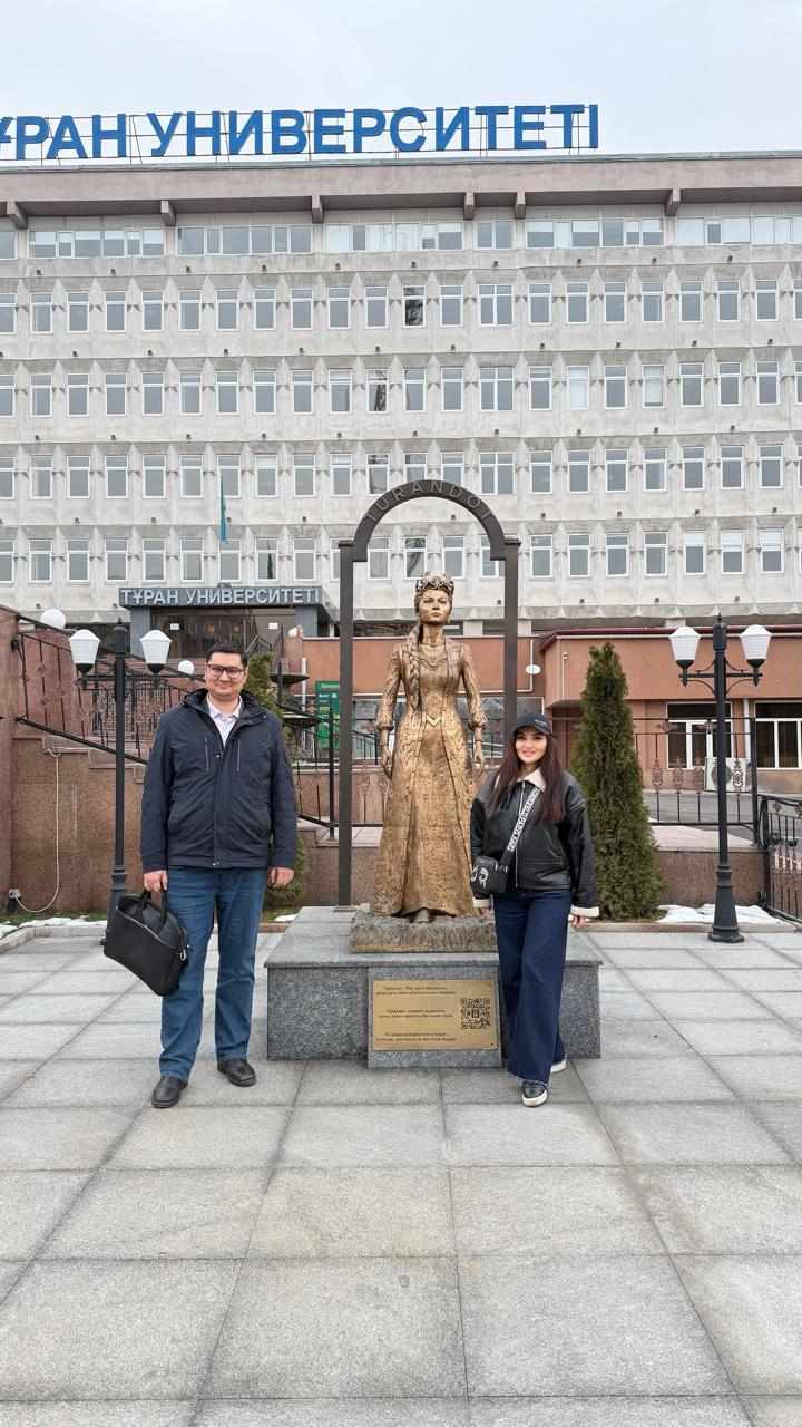 Встреча с директором Высшей школы права Университета «Туран» (1)