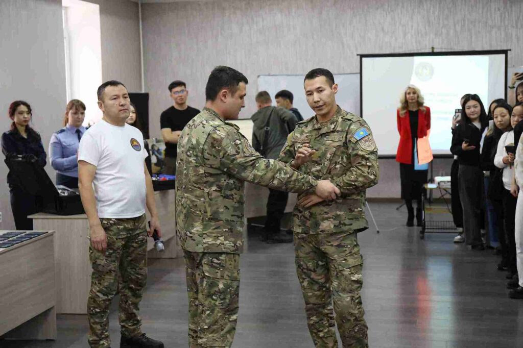 «Заң мен тәртіп»: знакомство студентов с работой правоохранительных органов 4