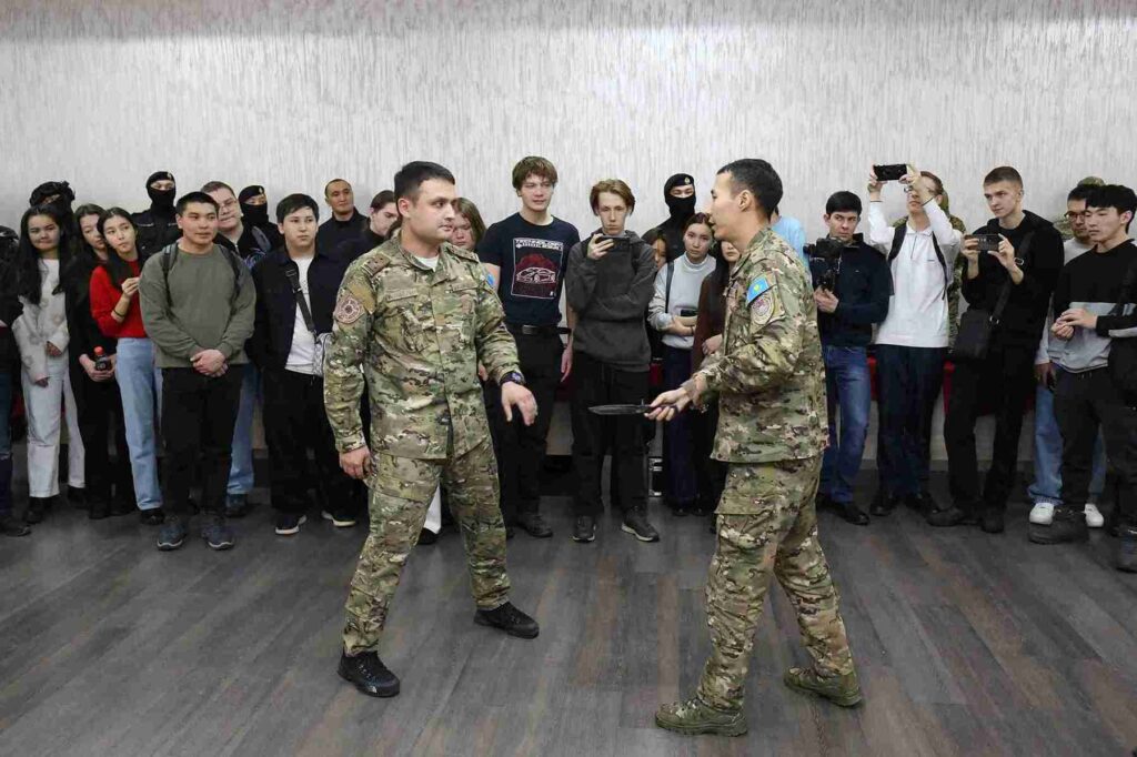 «Заң мен тәртіп»: знакомство студентов с работой правоохранительных органов 5