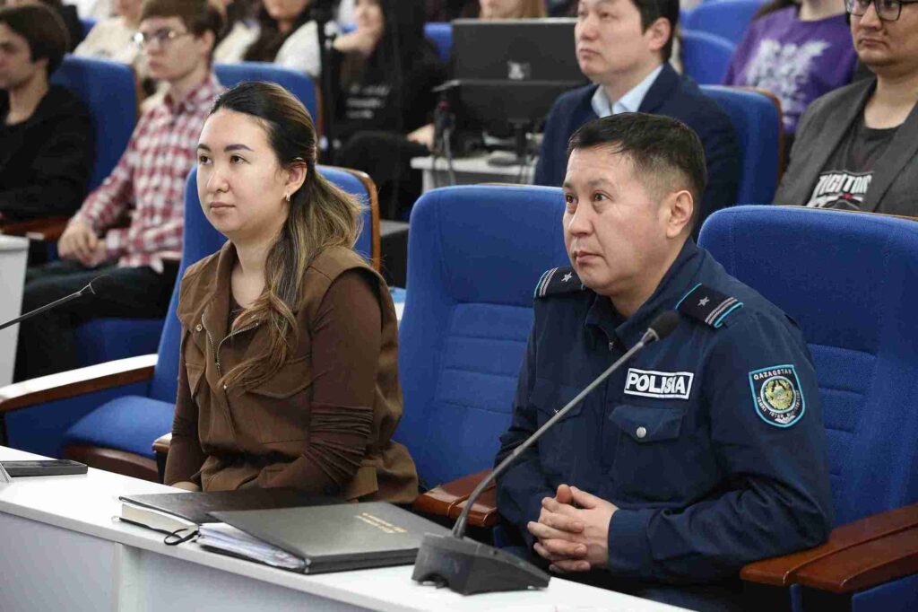 Дискуссионная площадка по повышению правовой грамотности и формированию нулевой терпимости к насилию в отношении женщин в КАСУ (11)