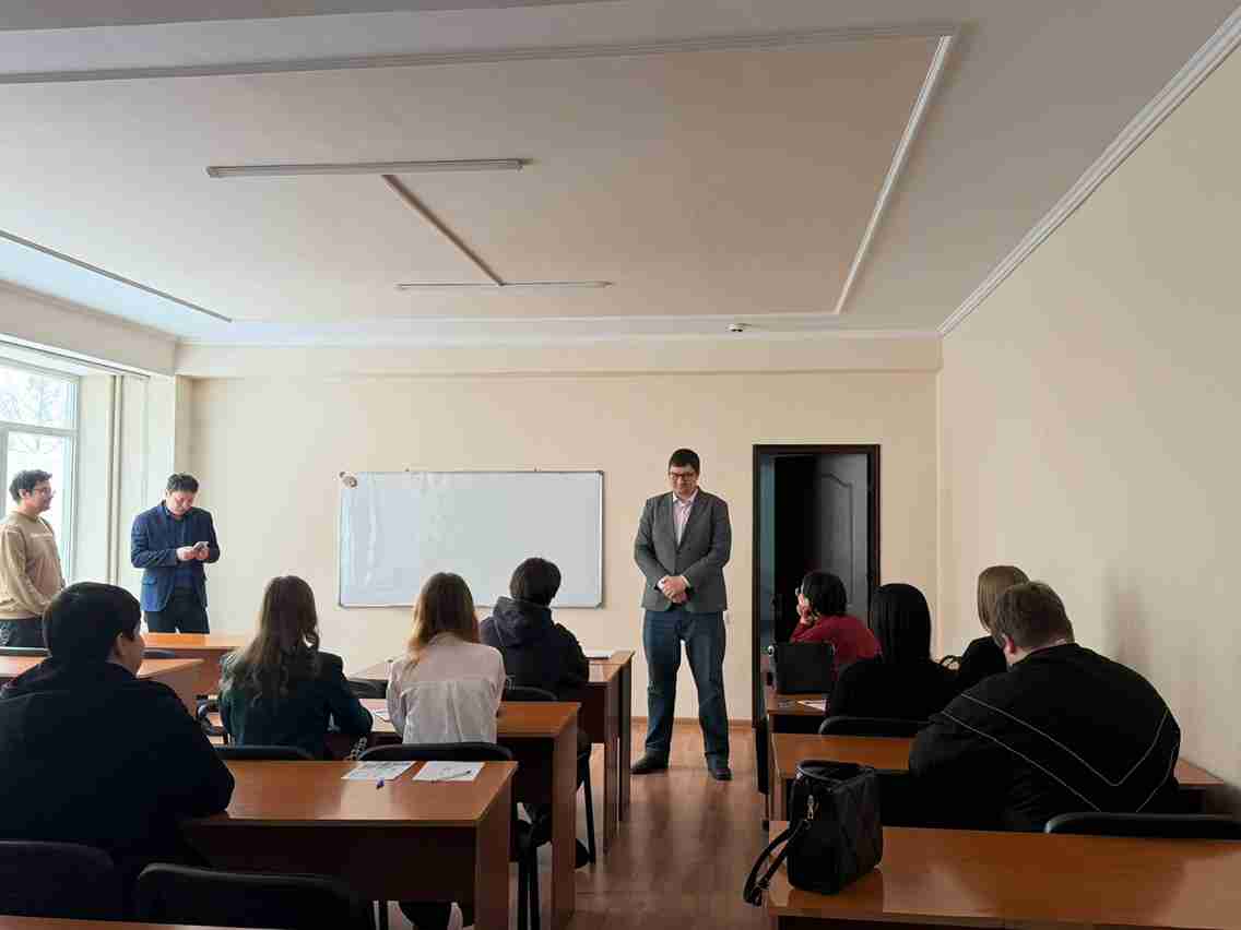 Гостевая лекция в Высшем колледже КАСУ (3)