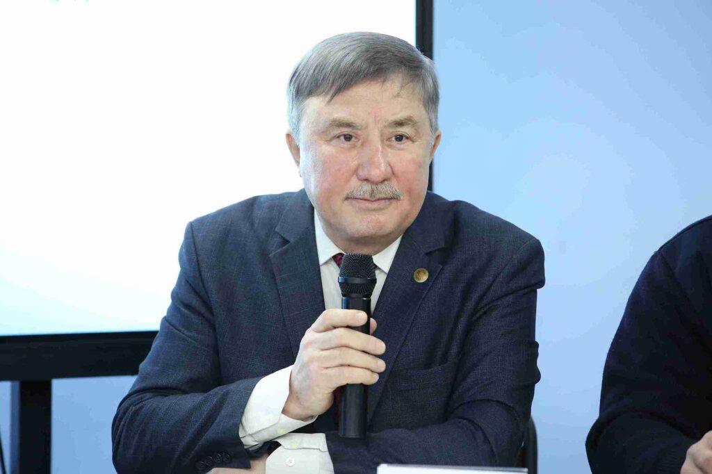 Месяц предпринимательства: встреча американского предпринимателя со студентами УК КЭТ 12