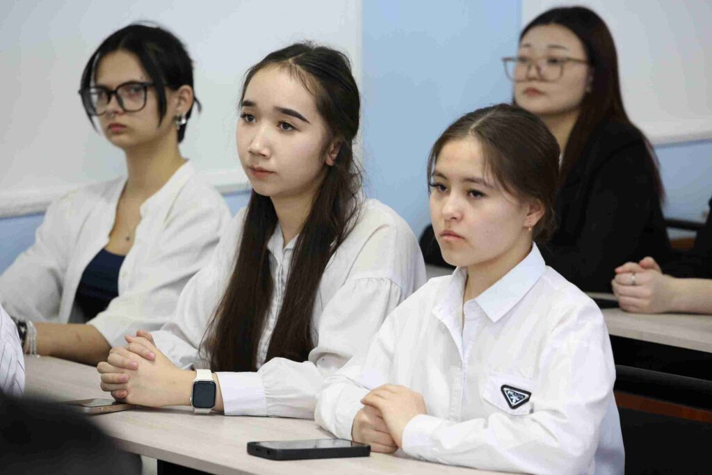 Месяц предпринимательства: встреча американского предпринимателя со студентами УК КЭТ 5