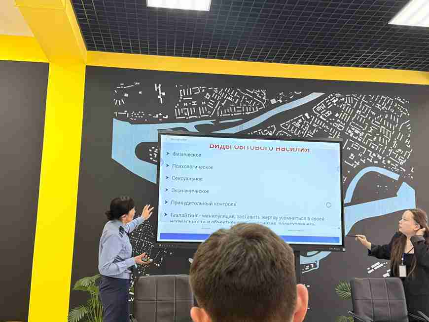 Студенты приняли участия во встрече «Құрмет – қоғамның иесі» 3