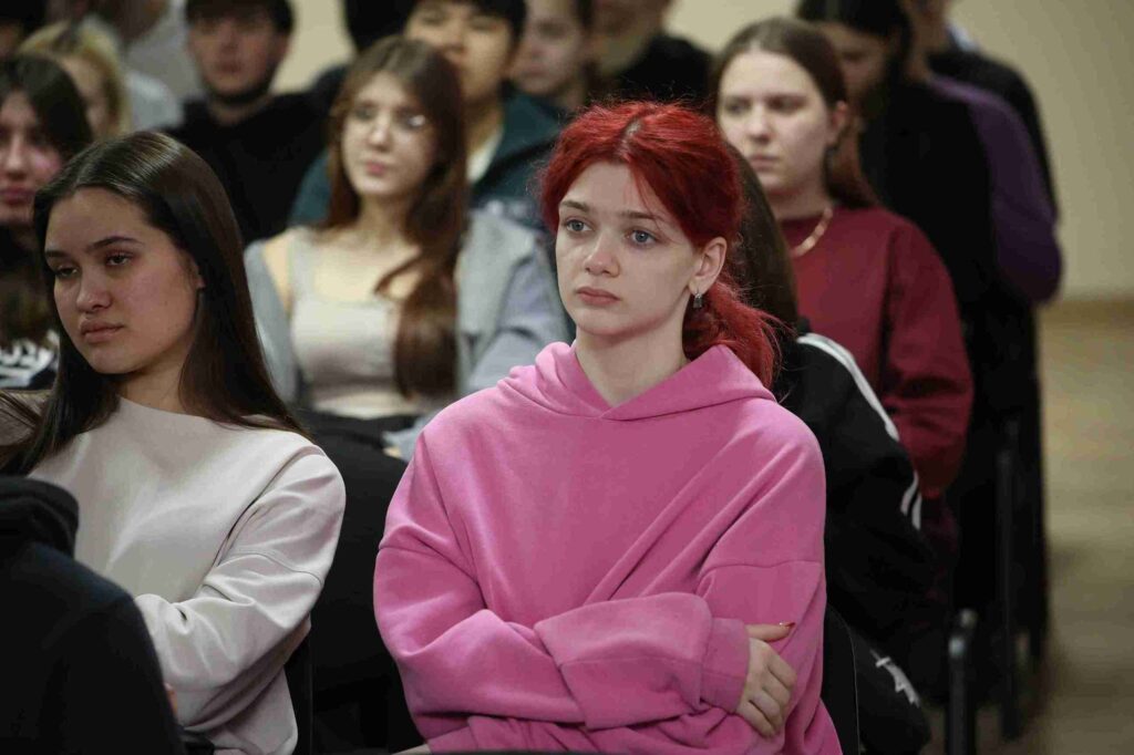 В Высшем колледже КАСУ прошла сессия вопросов и ответов по предпринимательским кейсам 16