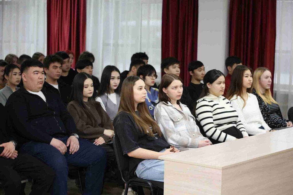 В Высшем колледже КАСУ прошла сессия вопросов и ответов по предпринимательским кейсам 5