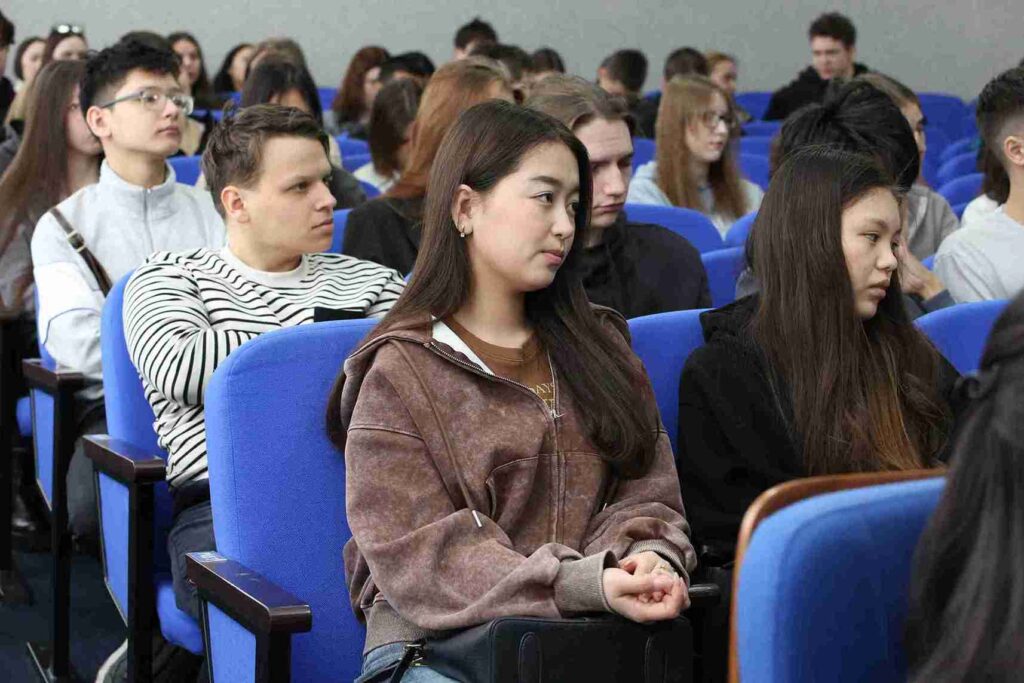 Встреча с депутатом Мажилиса Парламента Республики Казахстан Олжасом Нуралдиновым по разъяснению новой Конституции РК (13)