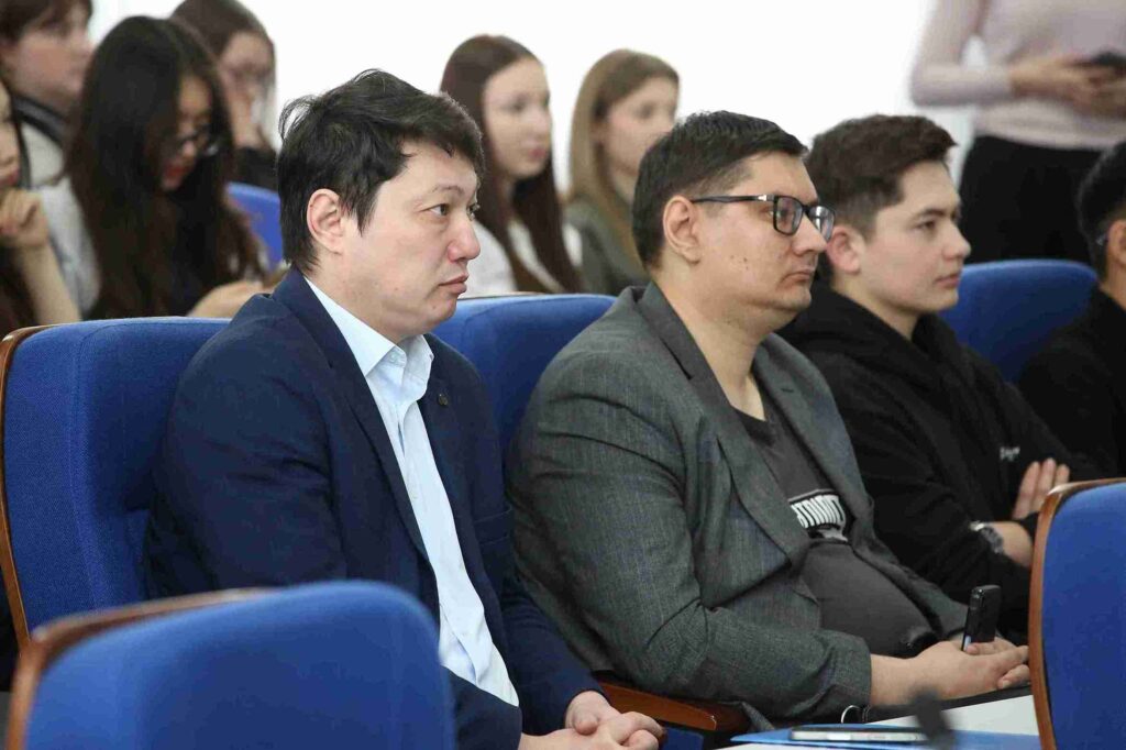 Встреча с депутатом Мажилиса Парламента Республики Казахстан Олжасом Нуралдиновым по разъяснению новой Конституции РК (16)