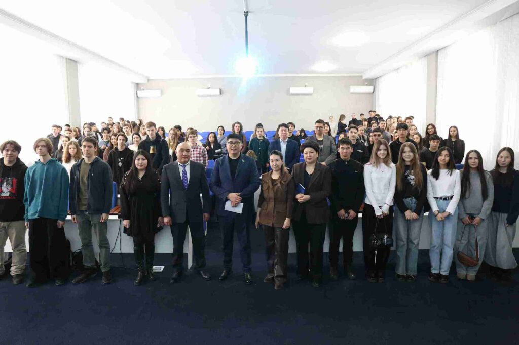 Встреча с депутатом Мажилиса Парламента Республики Казахстан Олжасом Нуралдиновым по разъяснению новой Конституции РК (2)