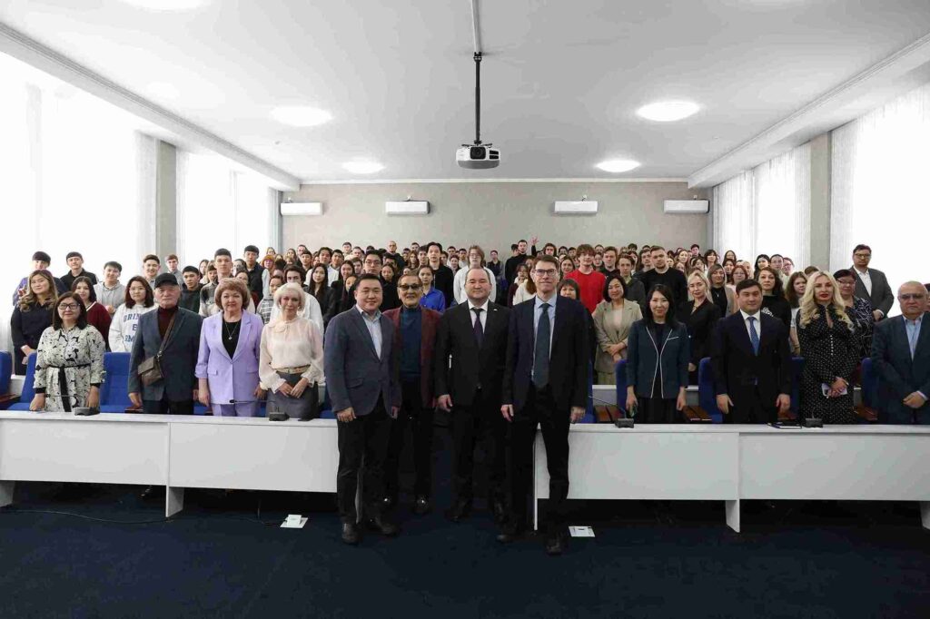 Аким Усть Каменогорска посетил КАСУ 1