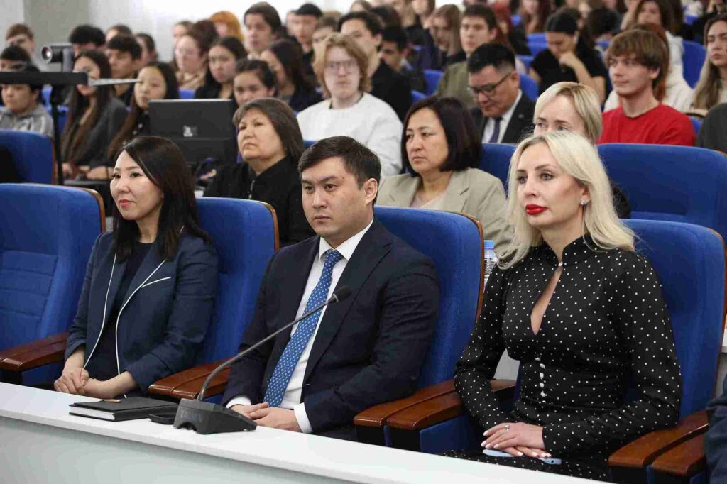 Аким Усть Каменогорска посетил КАСУ 22