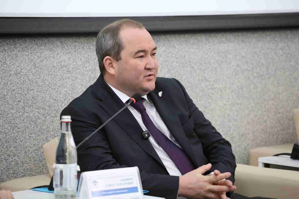 Аким Усть Каменогорска посетил КАСУ 24