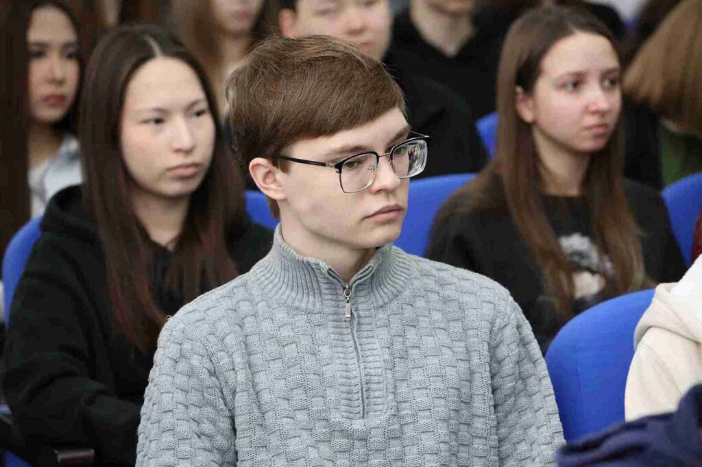 Аким Усть Каменогорска посетил КАСУ 26