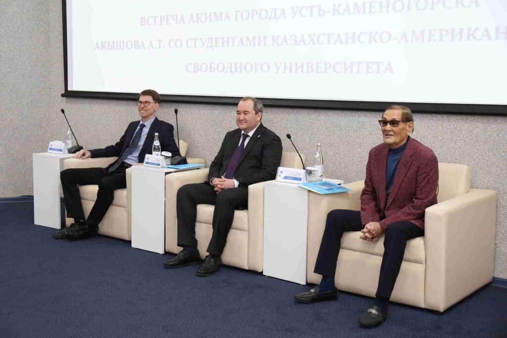 Аким Усть Каменогорска посетил КАСУ 3