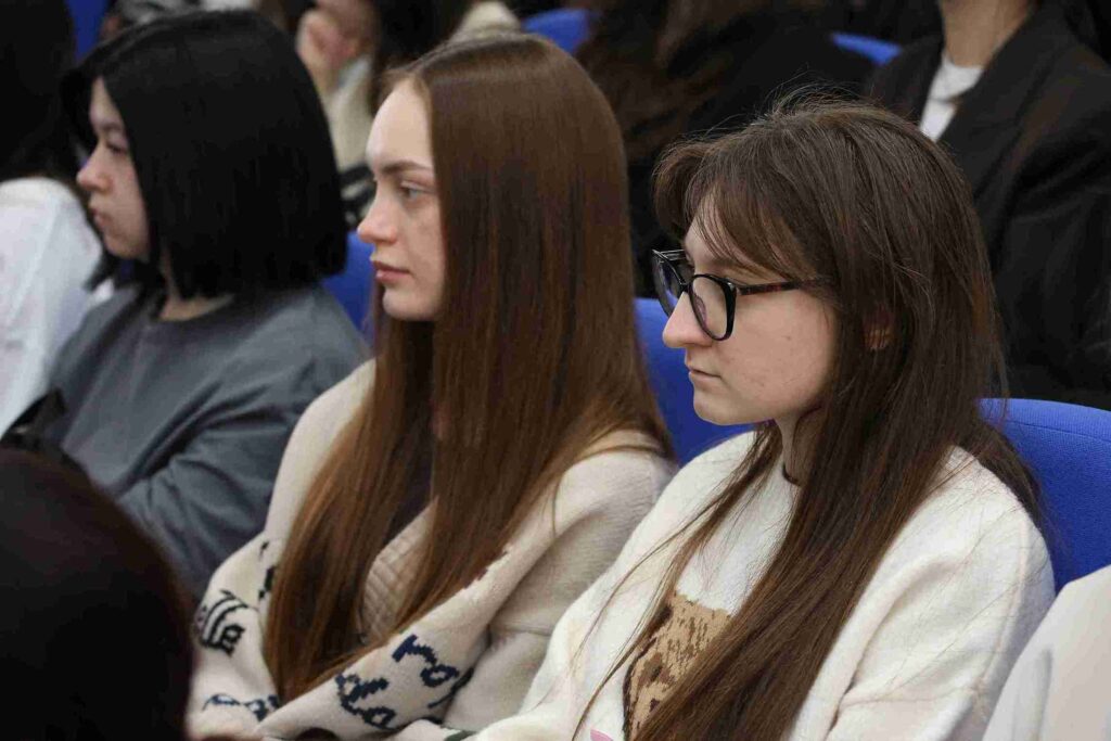 Аким Усть Каменогорска посетил КАСУ 7