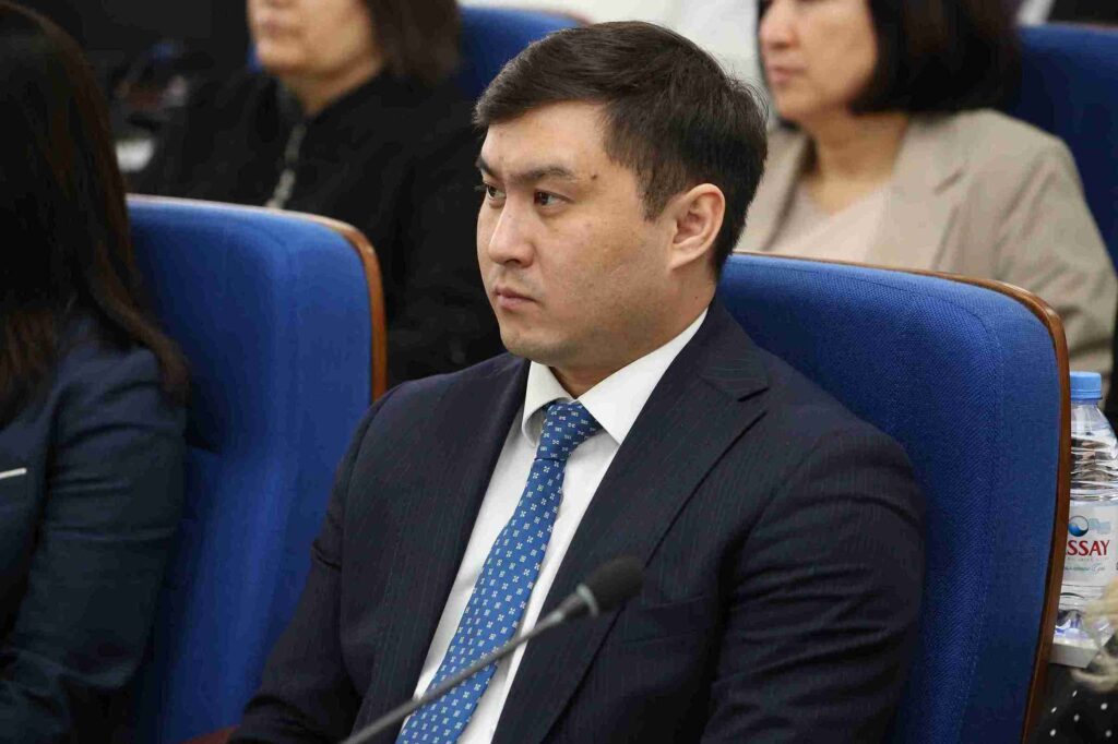 Аким Усть Каменогорска посетил КАСУ 9