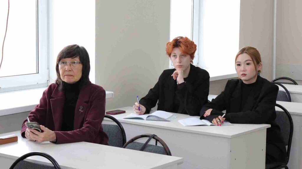 От слова к цвету: семинар по современной лингвистике 3