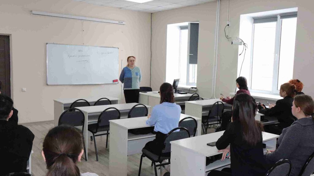 От слова к цвету: семинар по современной лингвистике 4