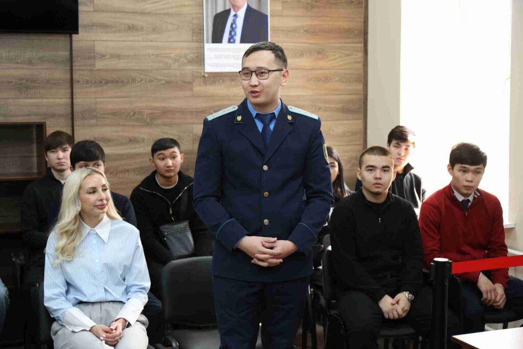 Студенты КАСУ провели инсценировку судебного процесса по уголовному делу 10