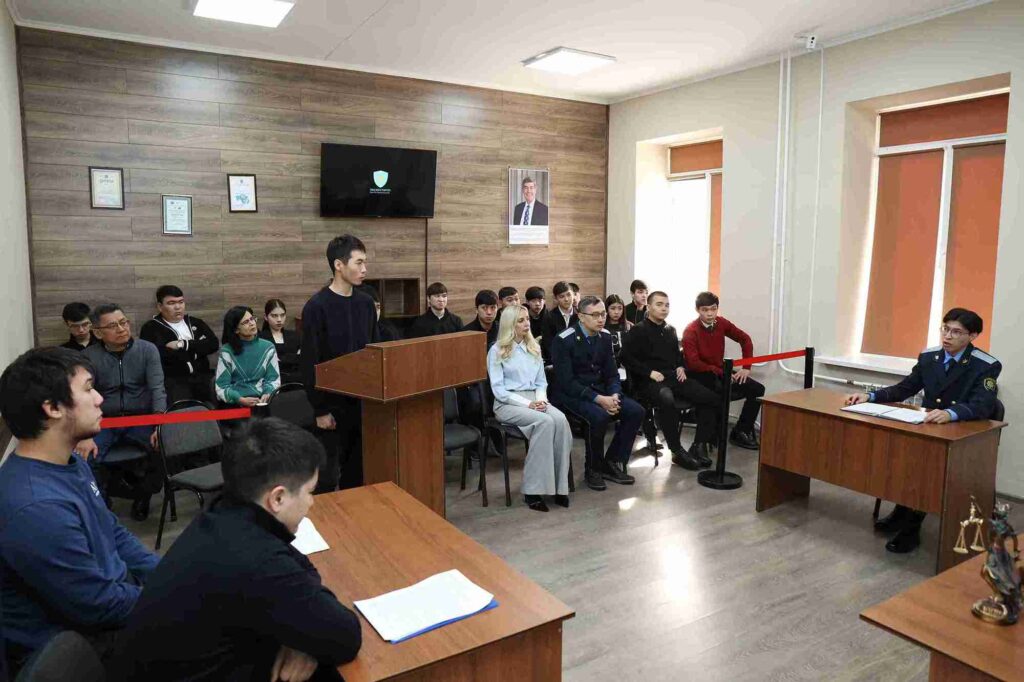 Студенты КАСУ провели инсценировку судебного процесса по уголовному делу 9