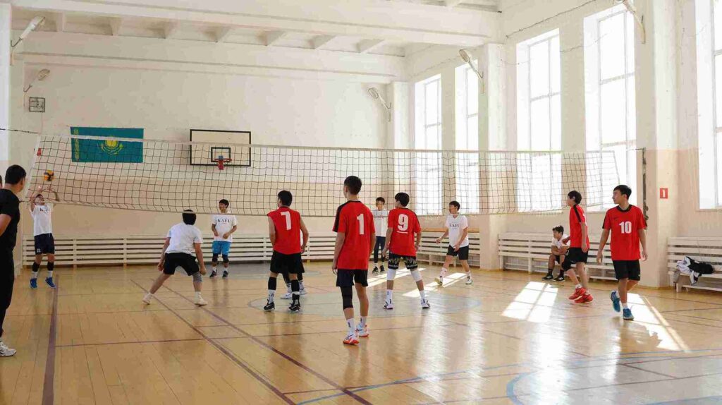 Товарищеская встреча по волейболу между командами университета КАСУ и Высшего колледжа КАСУ1