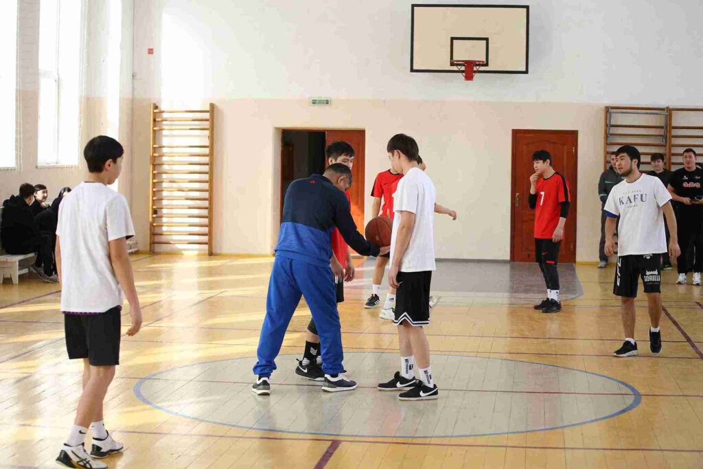 Товарищеский матч по баскетболу между КАСУ и Высшим колледжем КАСУ 2