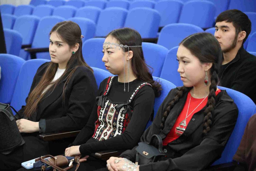 В КАСУ прошла диалоговая площадка «Адалдық алаңы» 14