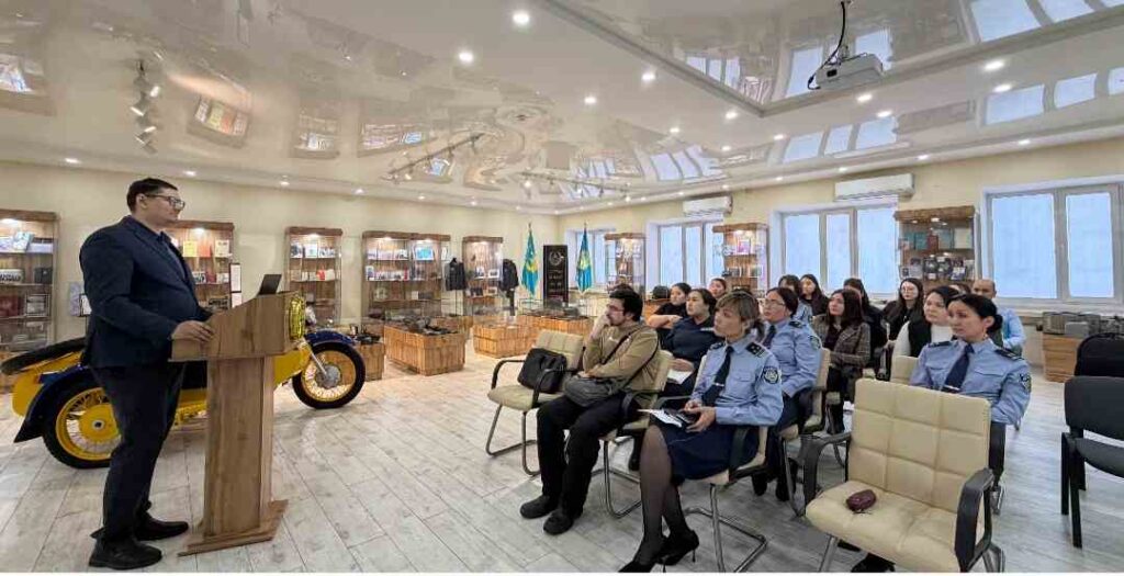 Встреча с сотрудниками Департамента полиции ВКО по разъяснению проекта новой Конституции РК 2