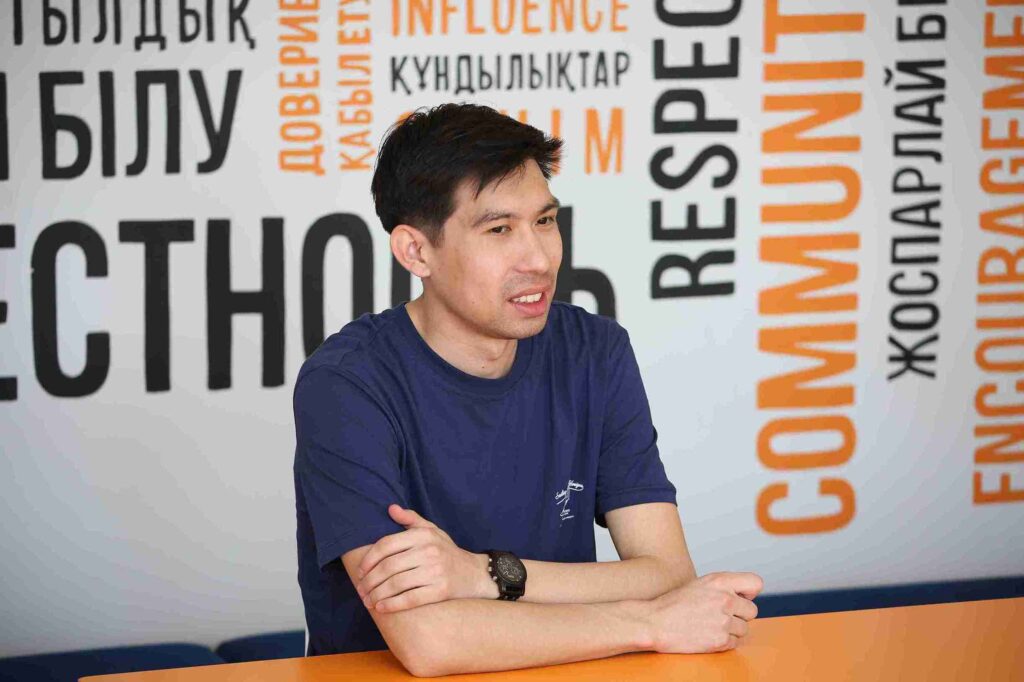 Интеграция ИИ и технологическое предпринимательство: семинары с Эндрю Фэмом в рамках Форума молодых ученых 1