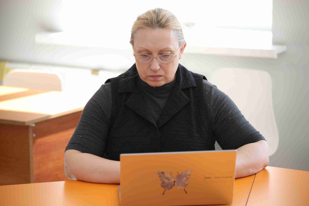 Интеграция ИИ и технологическое предпринимательство: семинары с Эндрю Фэмом в рамках Форума молодых ученых 6