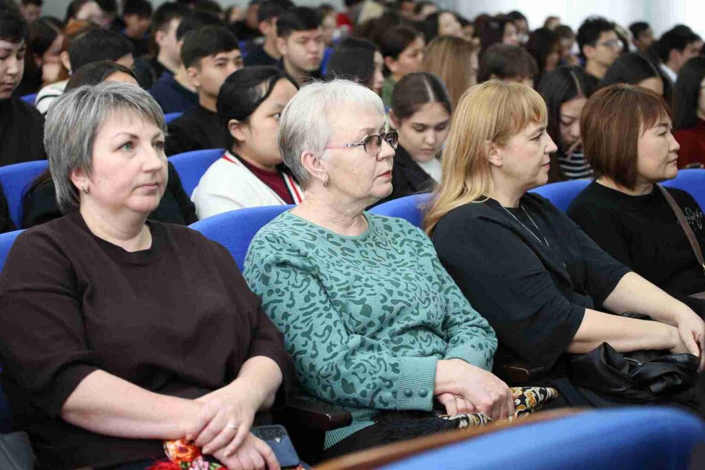 Искусственный интеллект как фактор новой научной реальности: в КАСУ состоялась пленарная сессия XVI Международного форума молодых ученых 12