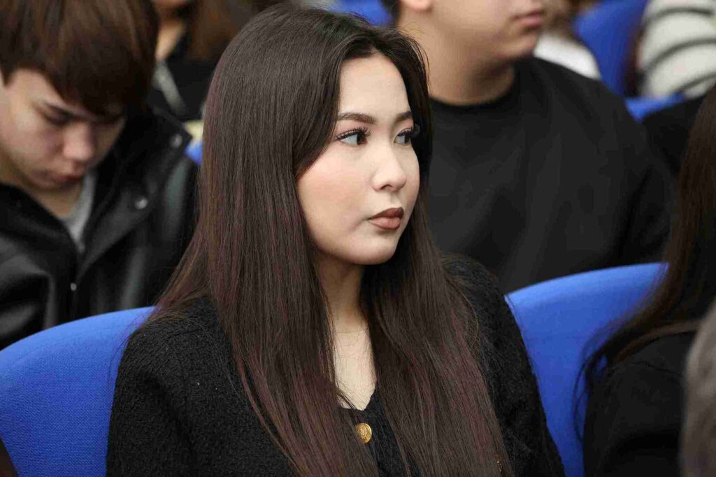 Искусственный интеллект как фактор новой научной реальности: в КАСУ состоялась пленарная сессия XVI Международного форума молодых ученых 18