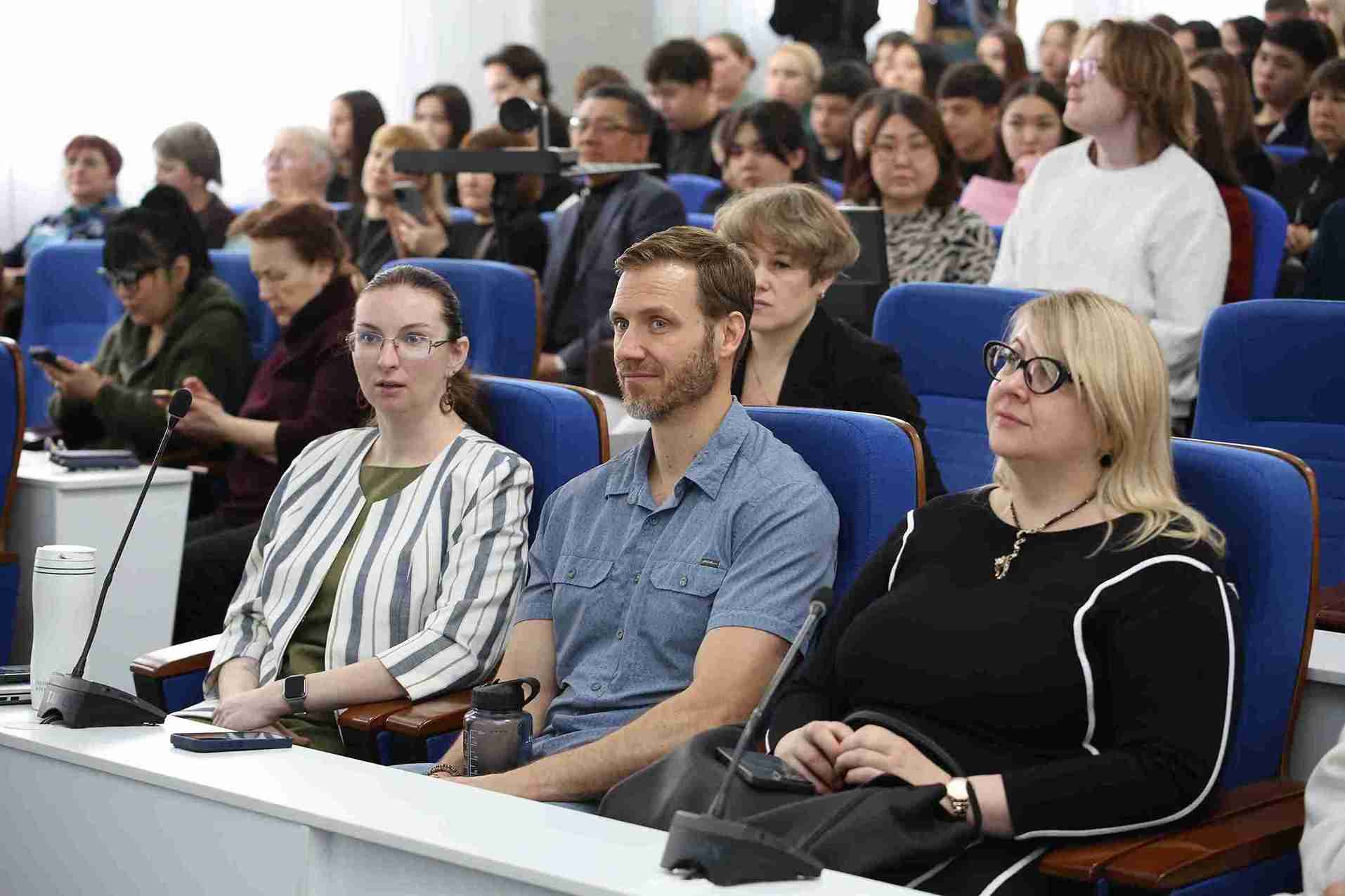 Искусственный интеллект как фактор новой научной реальности: в КАСУ состоялась пленарная сессия XVI Международного форума молодых ученых 19