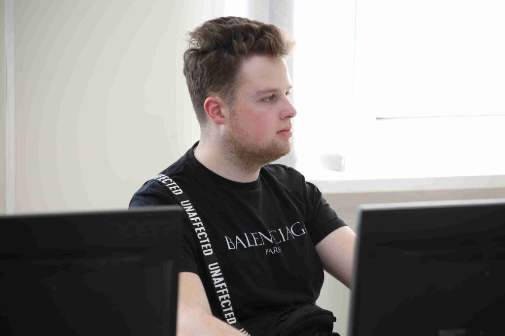 Как создать хороший дизайн: мастер класс от технического специалиста из США в рамках международного форума в Усть Каменогорске 1