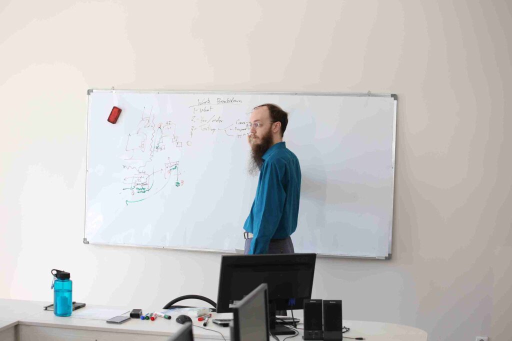 Как создать хороший дизайн: мастер класс от технического специалиста из США в рамках международного форума в Усть Каменогорске 3