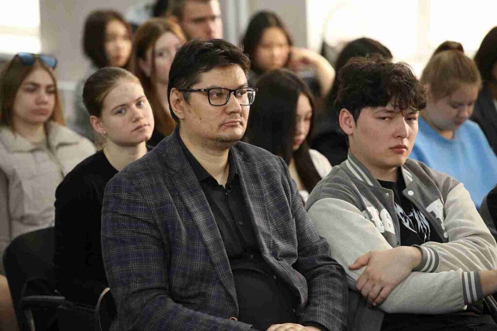 Научный мост между Казахстаном и Россией: делегация АлтГУ принимает участие в международном Форуме КАСУ 13