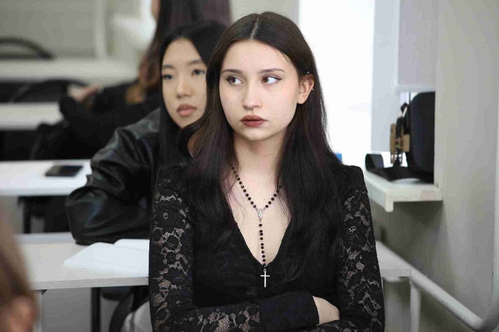 Посещение занятий ведущих преподавателей кафедры в рамках проведения профориентационной работы 4