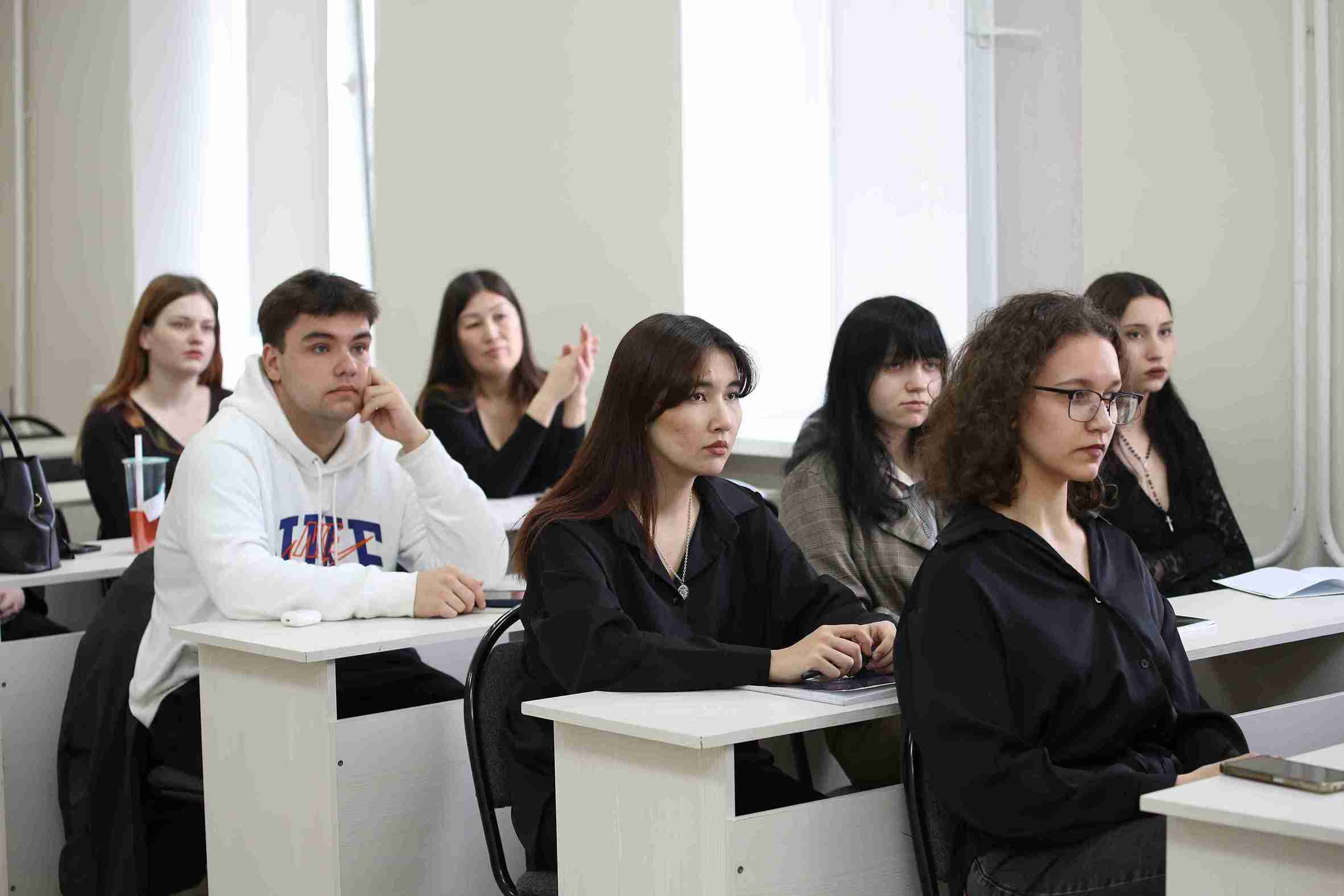 Посещение занятий ведущих преподавателей кафедры в рамках проведения профориентационной работы 5