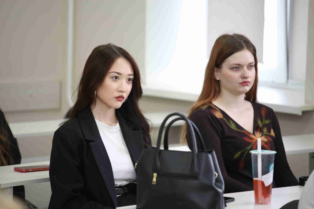 Посещение занятий ведущих преподавателей кафедры в рамках проведения профориентационной работы 6