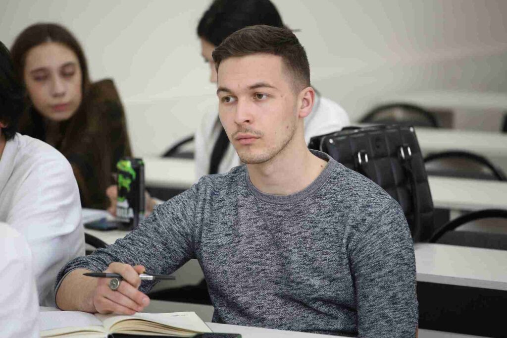 Посещение занятий ведущих преподавателей кафедры в рамках проведения профориентационной работы 9