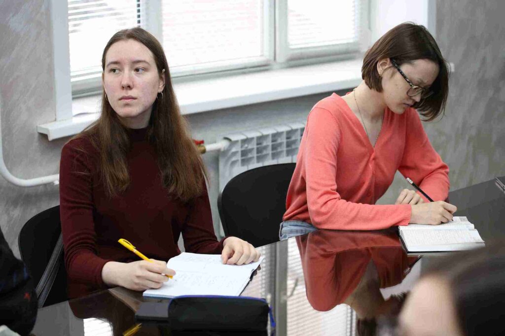 Секционное заседание с участием иностранных магистрантов из Афганистана и Германии 8