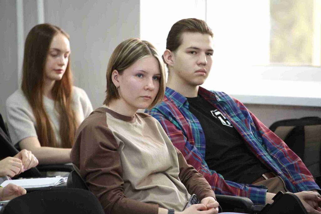 Секреты перевода в эпоху ИИ обсудили на Международном форуме молодых ученых КАСУ 6