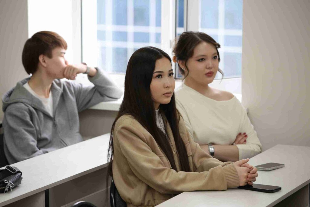 Спикеры Divergents Leadership School встретились со студентами КАСУ в рамках международного Форума 2