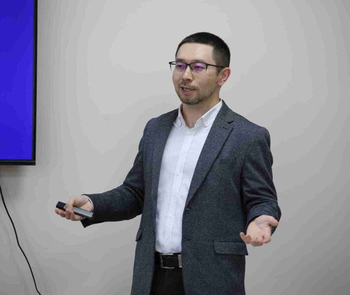 Спикеры Divergents Leadership School встретились со студентами КАСУ в рамках международного Форума 4