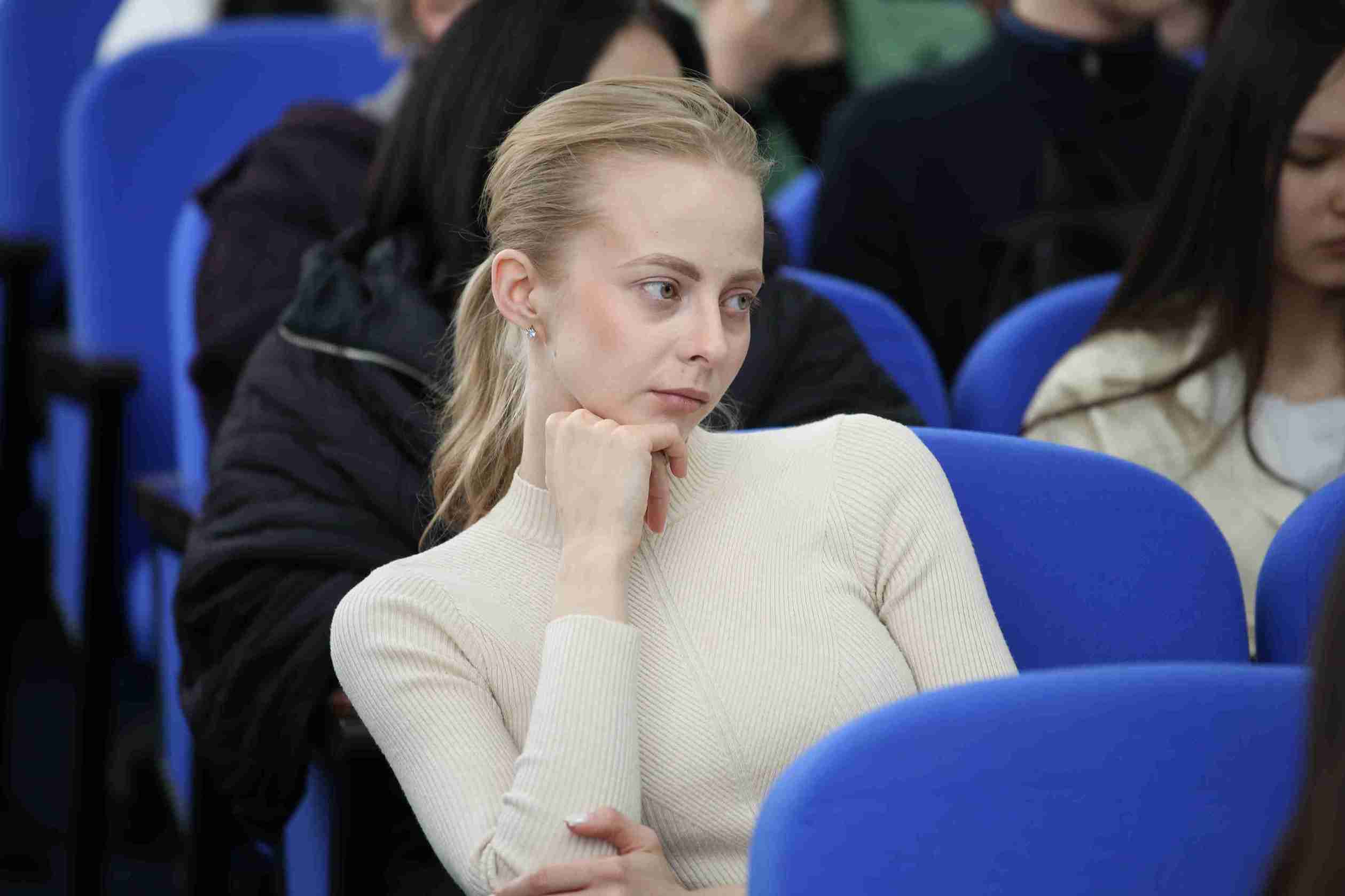 «Striving for Excellence»: В КАСУ прошла масштабная региональная олимпиада по английскому языку 11