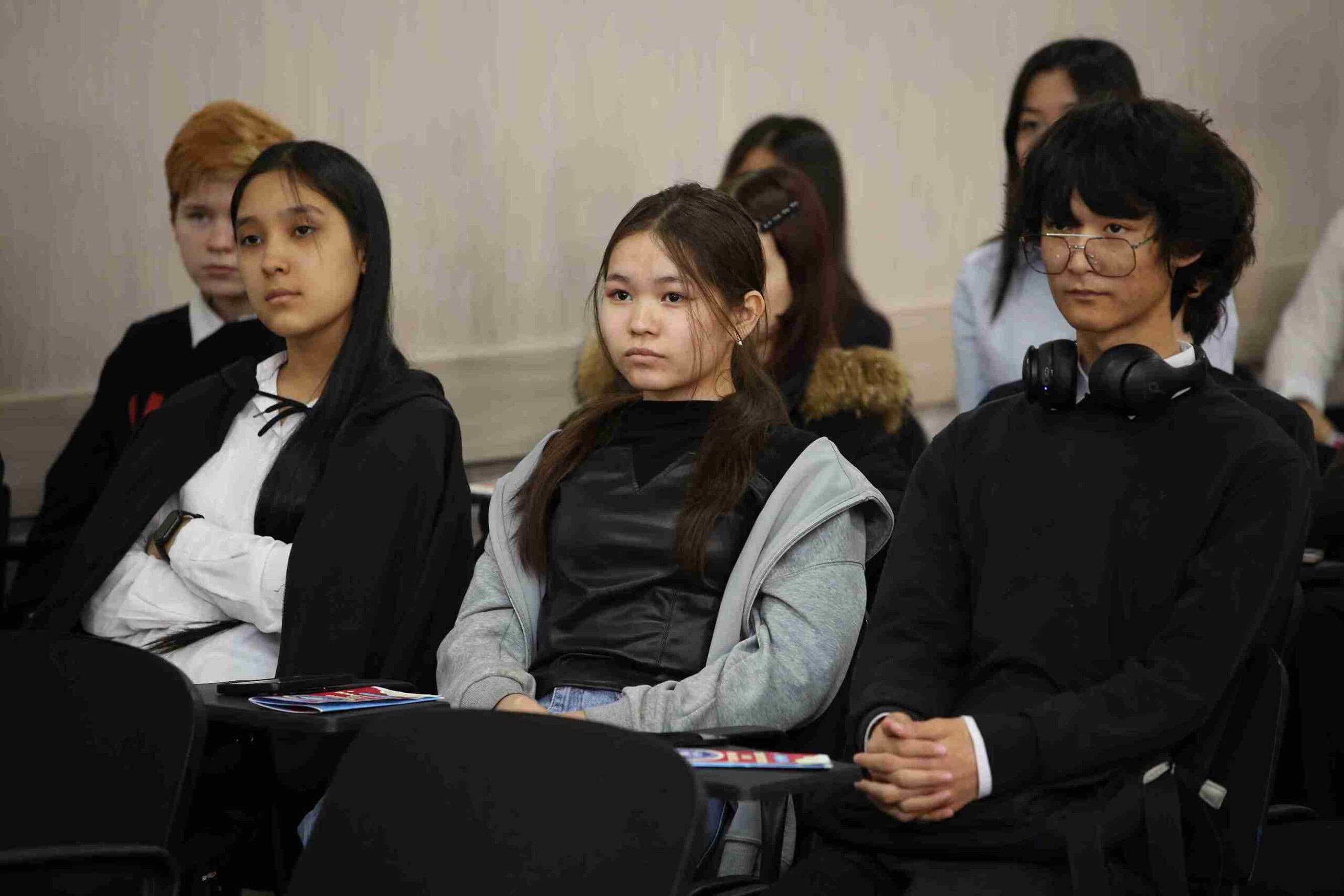 «Striving for Excellence»: В КАСУ прошла масштабная региональная олимпиада по английскому языку 15