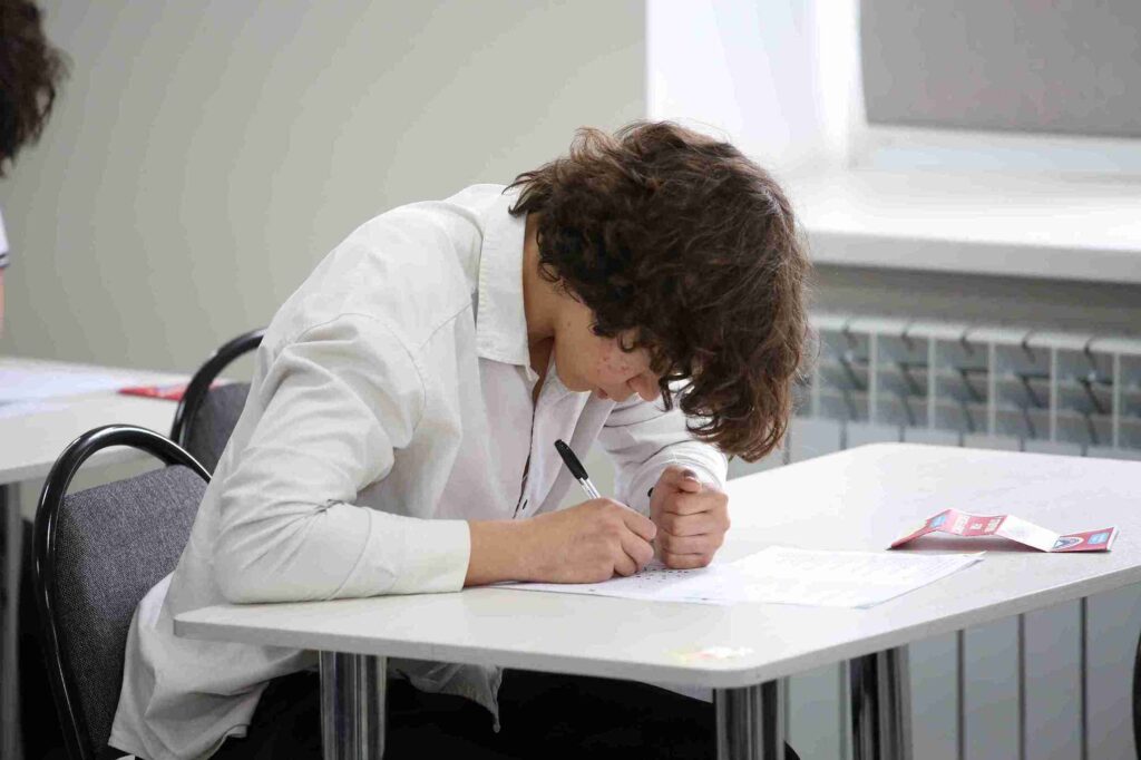 «Striving for Excellence»: В КАСУ прошла масштабная региональная олимпиада по английскому языку 28