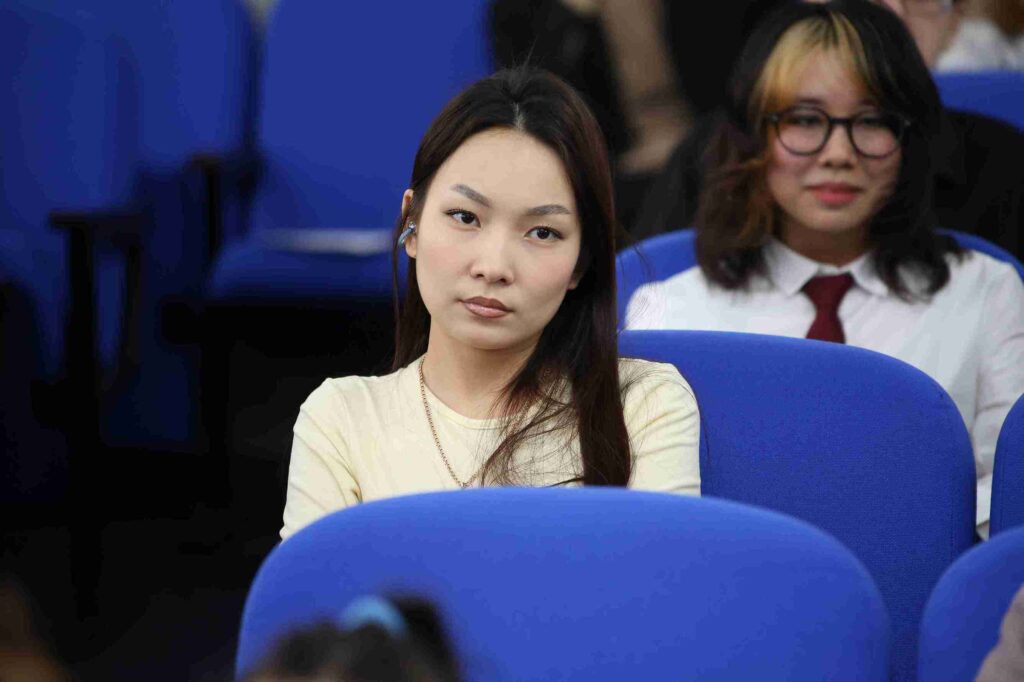 «Striving for Excellence»: В КАСУ прошла масштабная региональная олимпиада по английскому языку 29