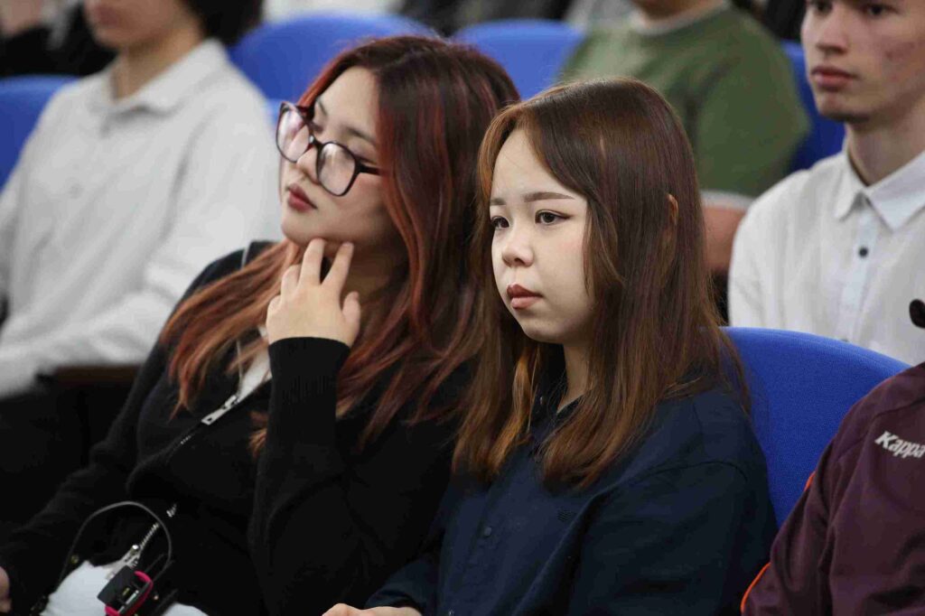 «Striving for Excellence»: В КАСУ прошла масштабная региональная олимпиада по английскому языку 3