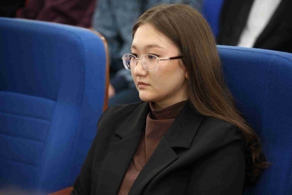 «Striving for Excellence»: В КАСУ прошла масштабная региональная олимпиада по английскому языку 4